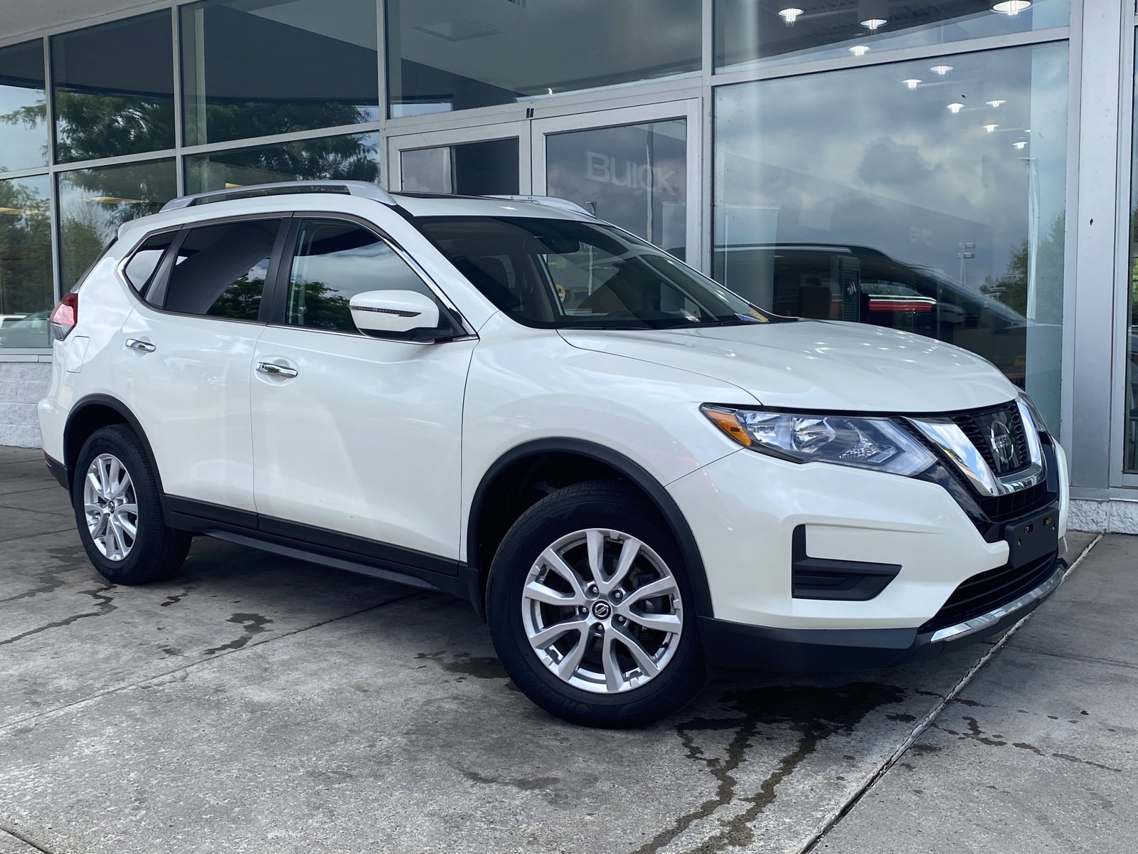 Nissan rogue sv awd